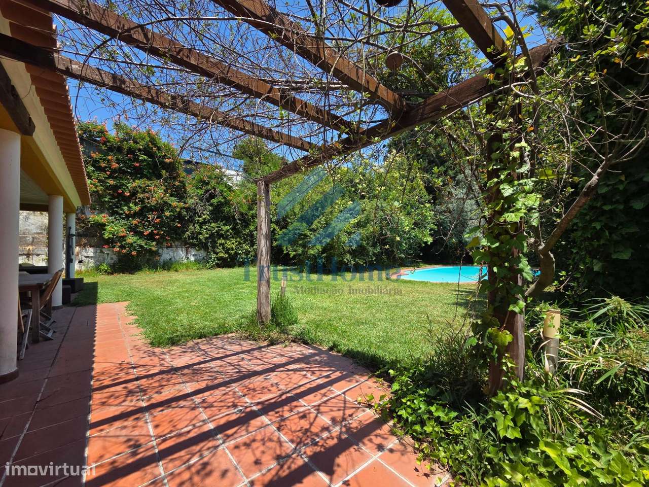 Moradia V5 com jardim, piscina e ginásio no centro de Coruche-7