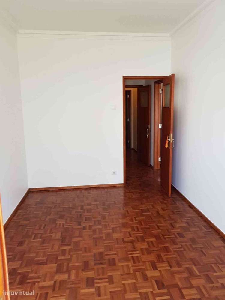 T1+1 - Avenida Visconde Valmor - Grande imagem: 2/14