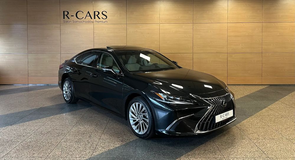 Lexus ES 300h Omotenashi 2024