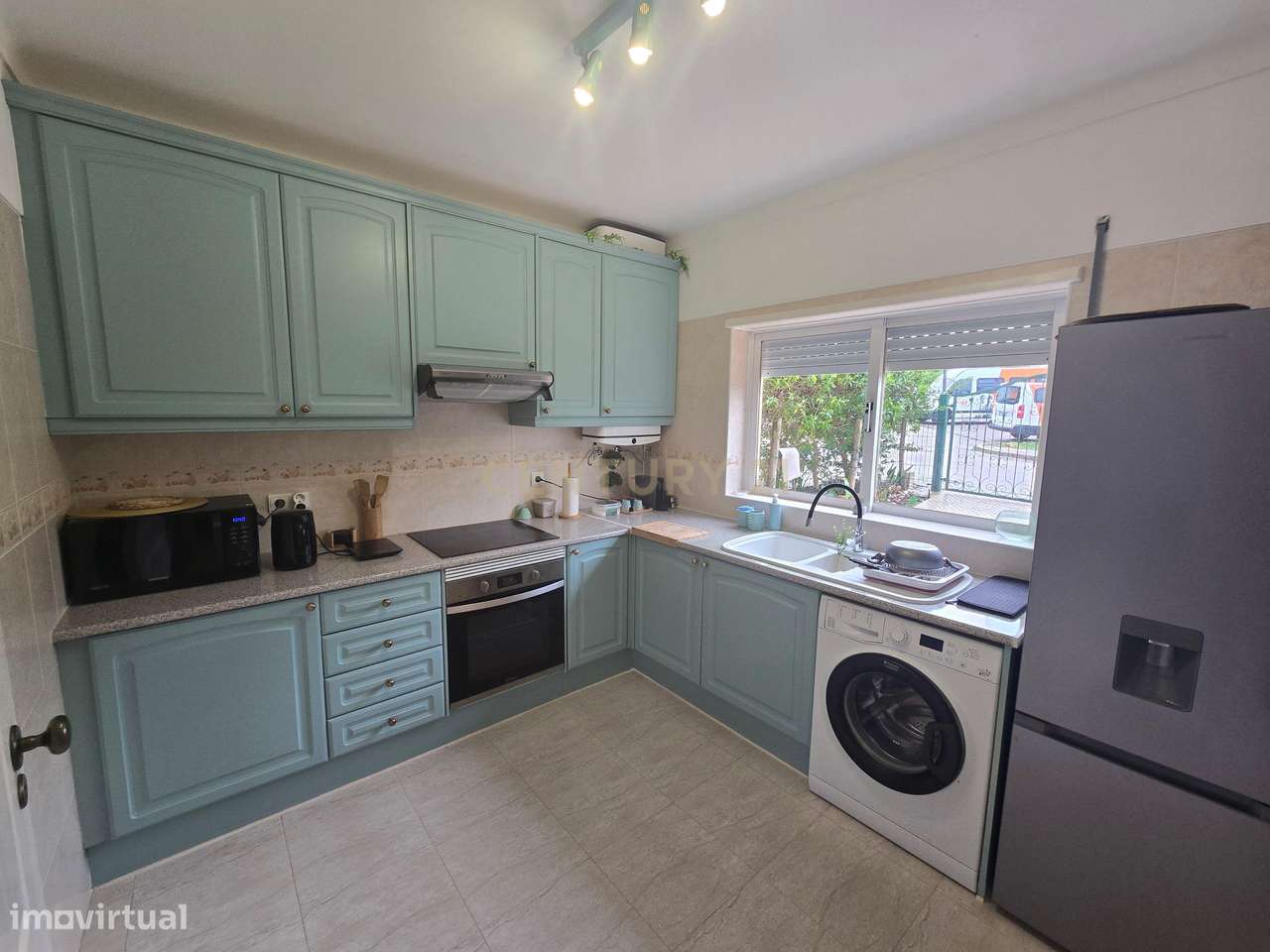 Luxuosa Moradia T3  Inserida no Condomínio Oásis Park Renovada  em Por - Grande imagem: 2/20