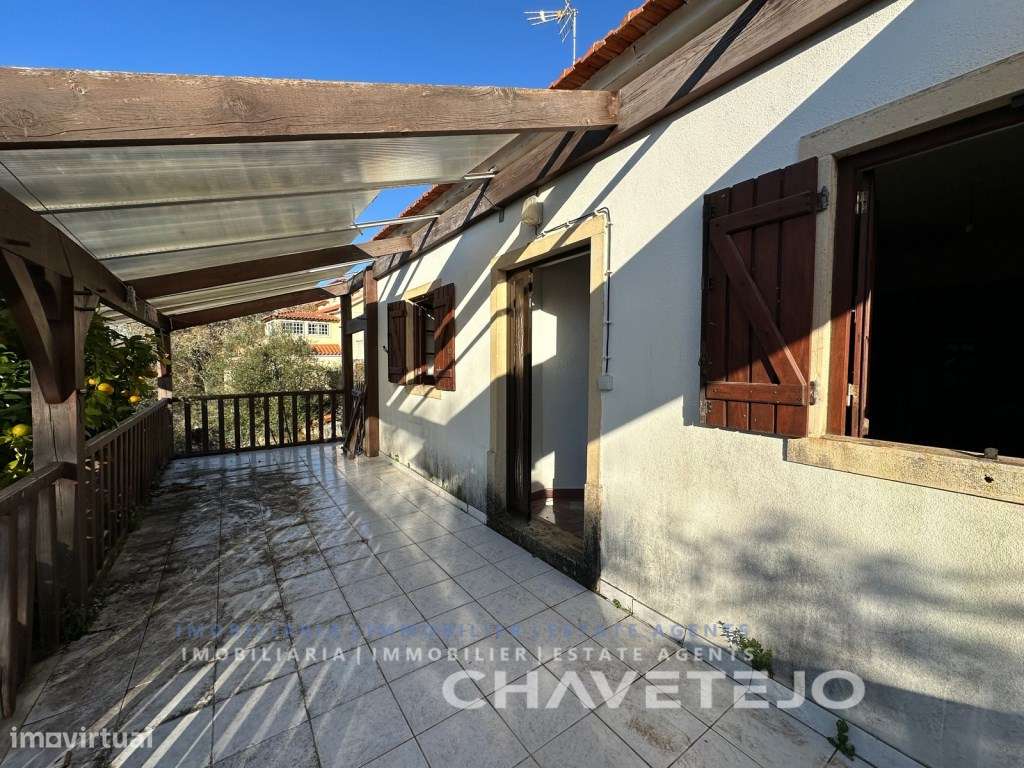 Casa de campo com anexos em zona tranquila a 10 km de Tomar.