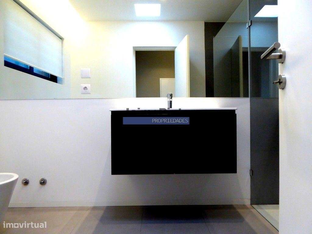 Apartamento de excelência T2. Portugal, Nevogilde, Porto.-0