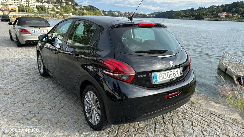 Peugeot 208 1.2 PureTech Signature - 5