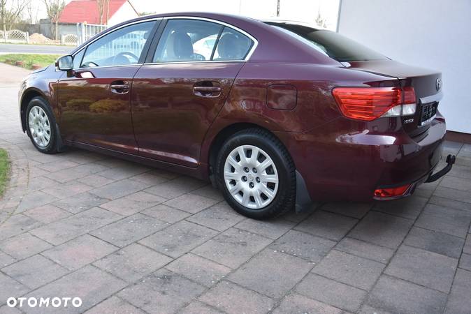 Toyota Avensis 1.8 Premium - 11