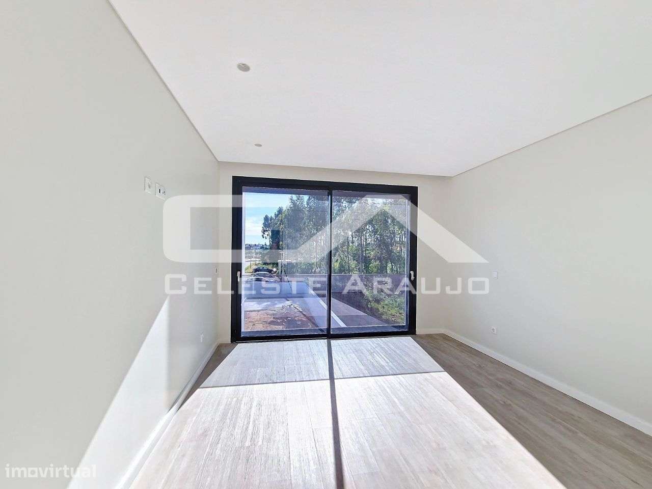 Moradia T3+1 Nova em Espinho-33