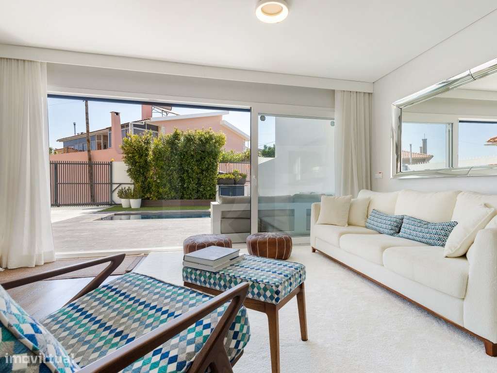 Moradia de luxo T4 no Murtal com piscina aquecida e rooftop panorâmico-4