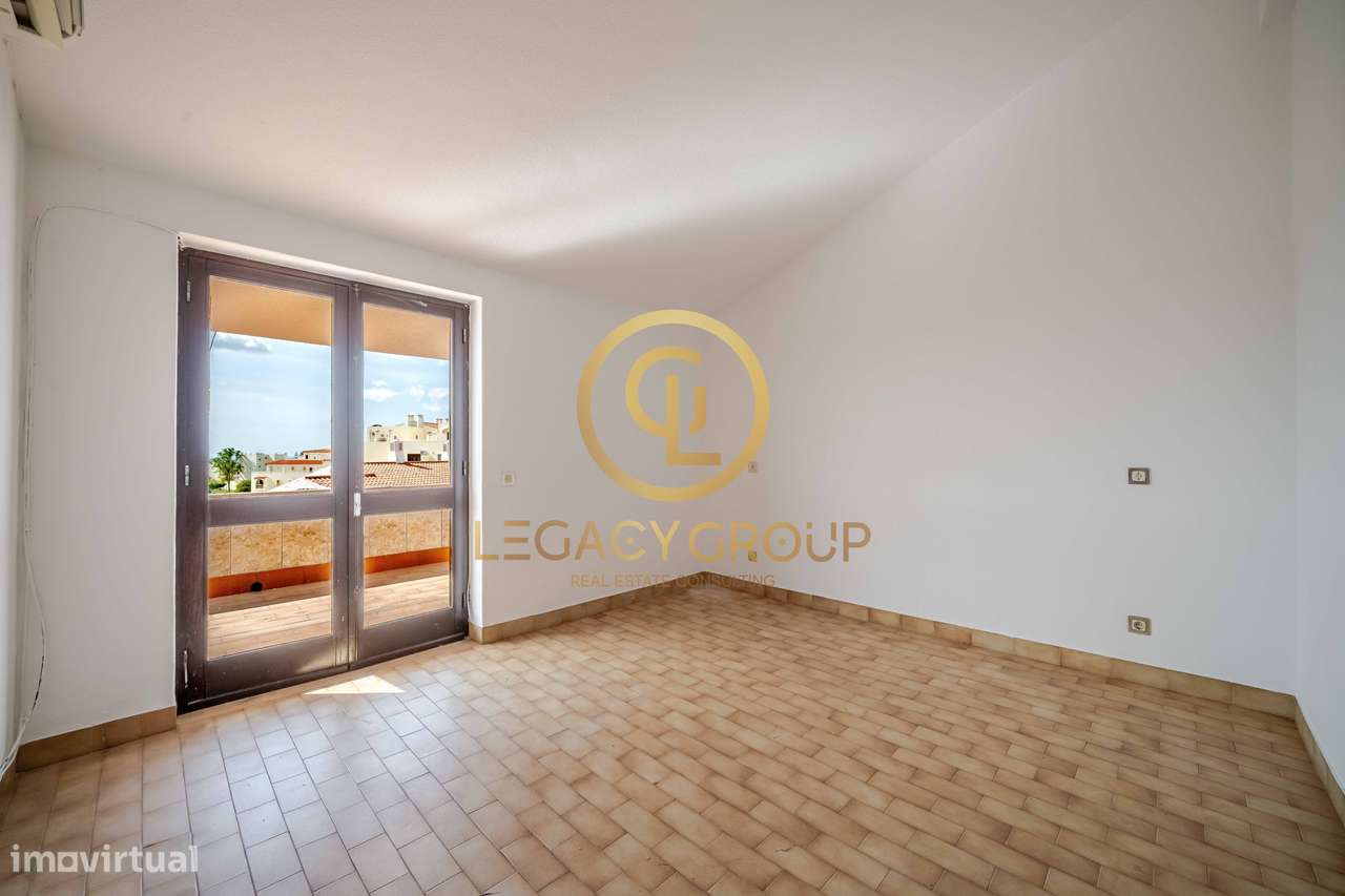 Moradia T2 com Terraço, Garagem e Vista Mar em Albufeira-17