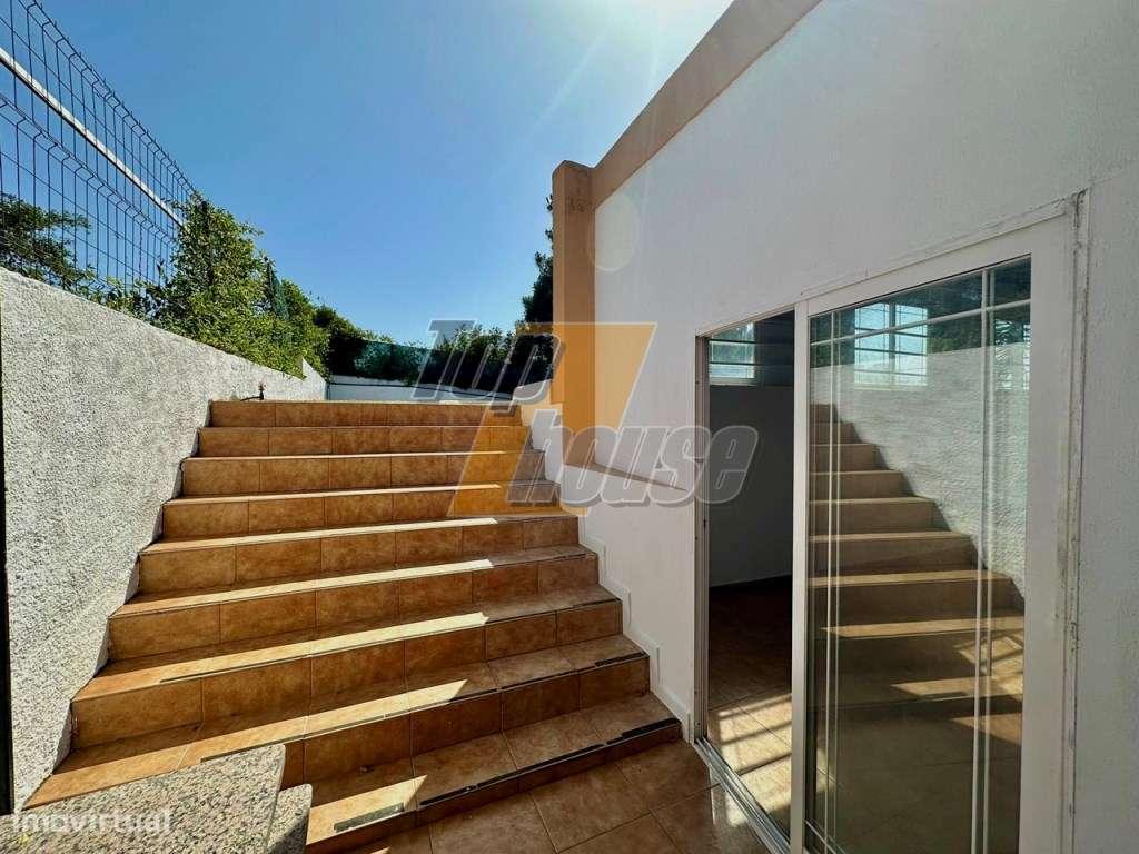 Moradia T4 com piscina e terreno de 900m2 - Quinta da Serralheira -...-49