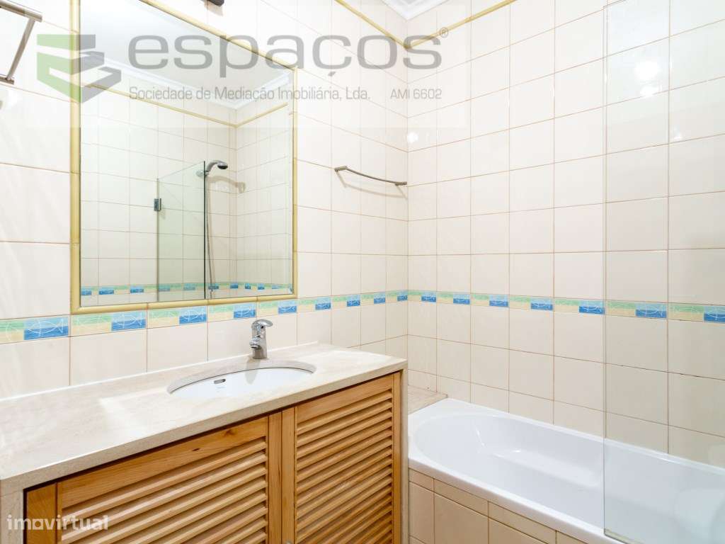 T2 na Quinta da Parreirinha, Vista rio, Parqueamento e arrecadação-17