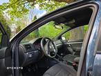 Volkswagen Golf V 1.9 TDI DPF BlueMot Trendline - 12