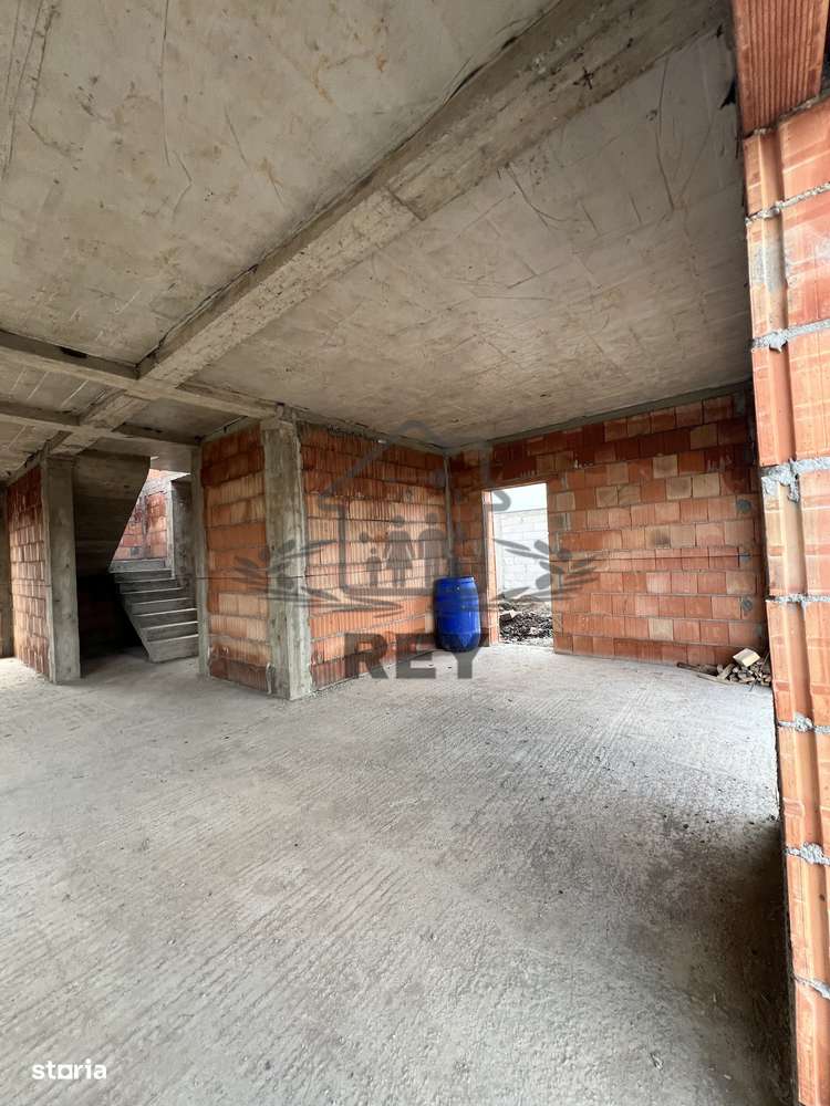 Casă single 4-5 camere / 500mp teren / Sura Mică / Sibiu-1