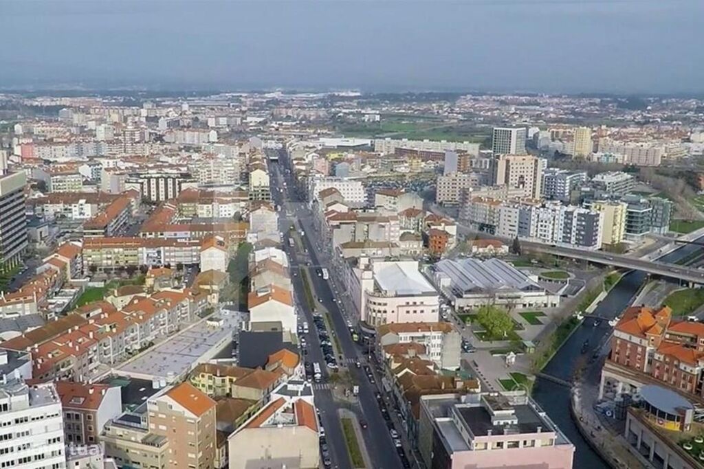 Prédio de 5 andares com 4 andares para venda na Av.  Dr. Lourenço Peix