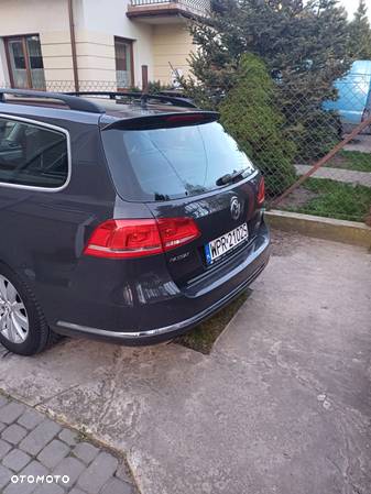 Volkswagen Passat 2.0 TDI Comfortline - 5