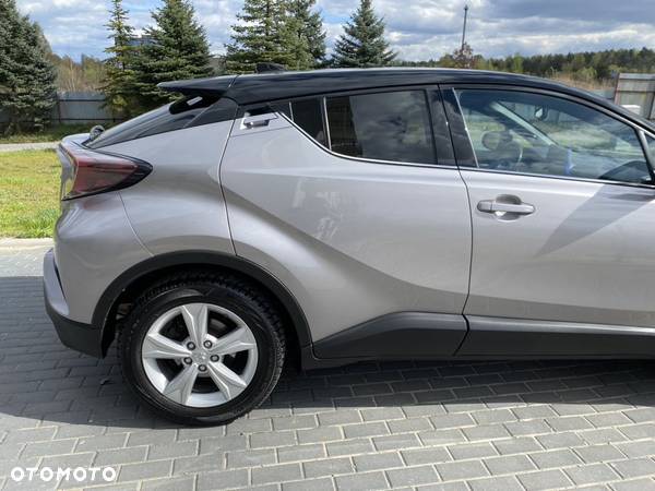 Toyota C-HR Hybrid Style Selection - 11