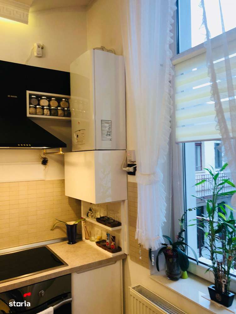 Apartament exclusivist in cladire istorica – 100 mp, 3 camere, Centr-6