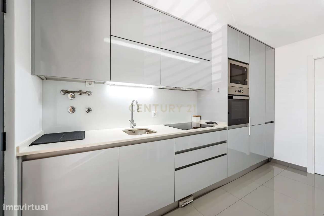 T3+1 Duplex com Box e Churrasqueira | Quinta da Fábrica | Vale de Milh-14