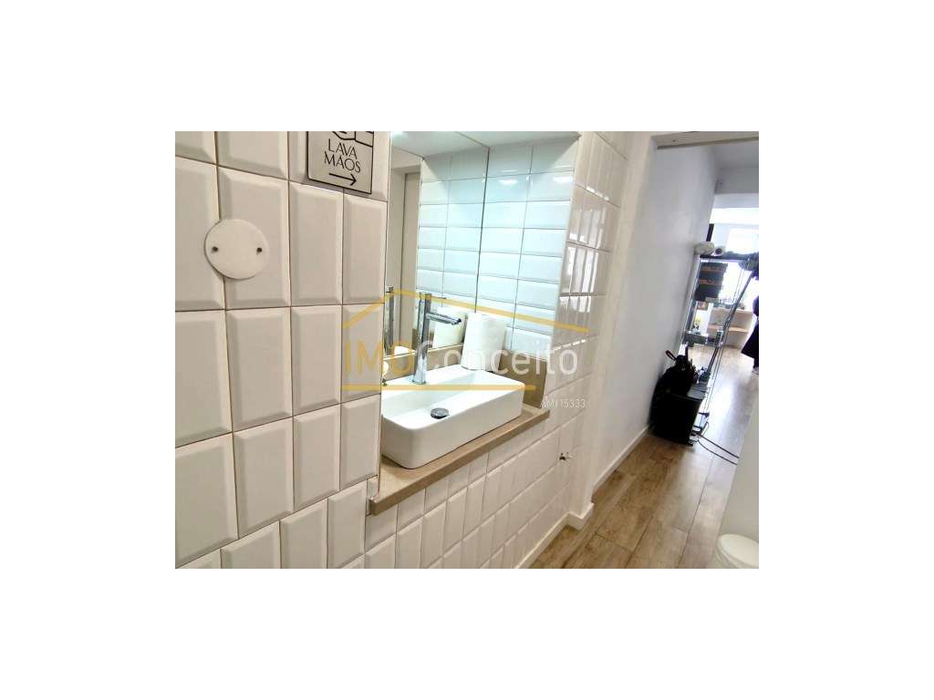 Loja/ possibilidade de afectação p/ habitação II Torres Novas - Grande imagem: 5/9