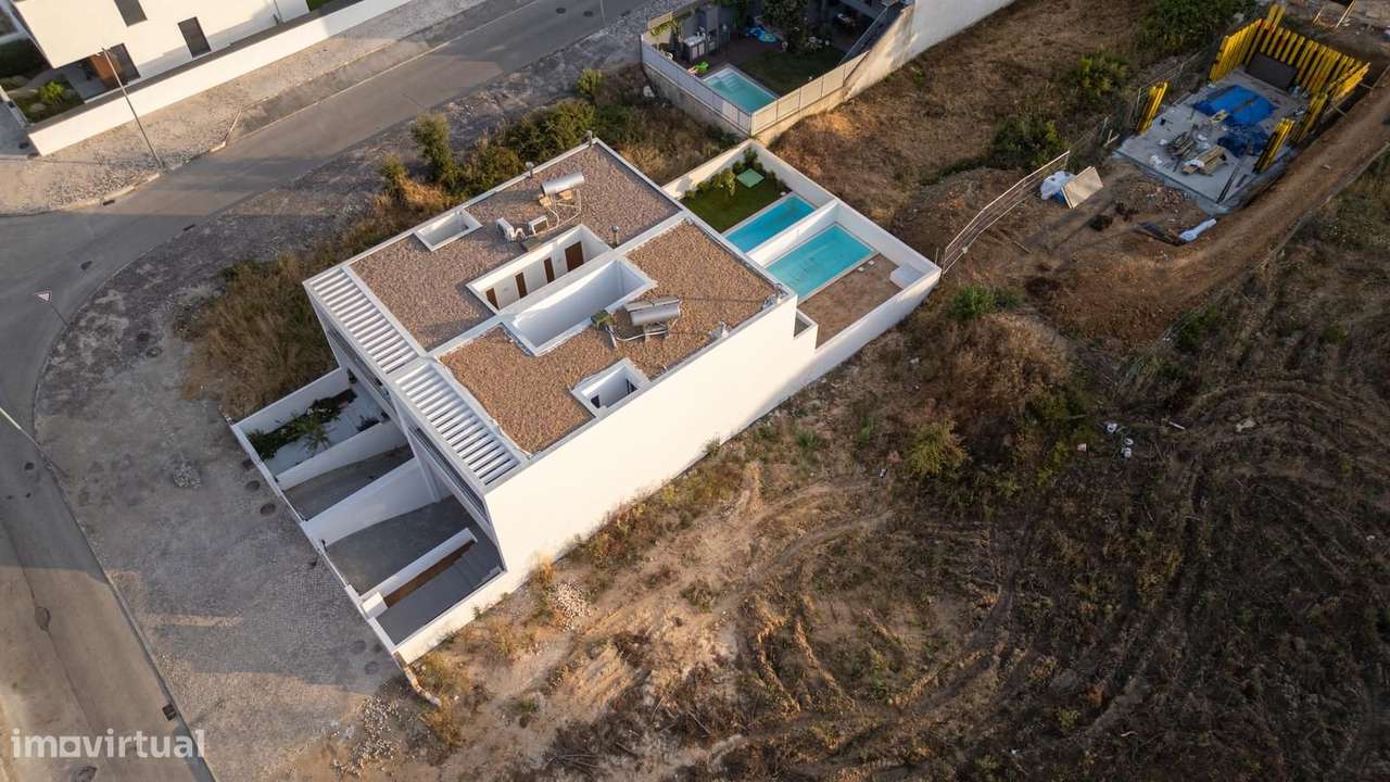 Moradia Geminada T3 com piscina, Quinta da Amizade, Setubal - Grande imagem: 3/36