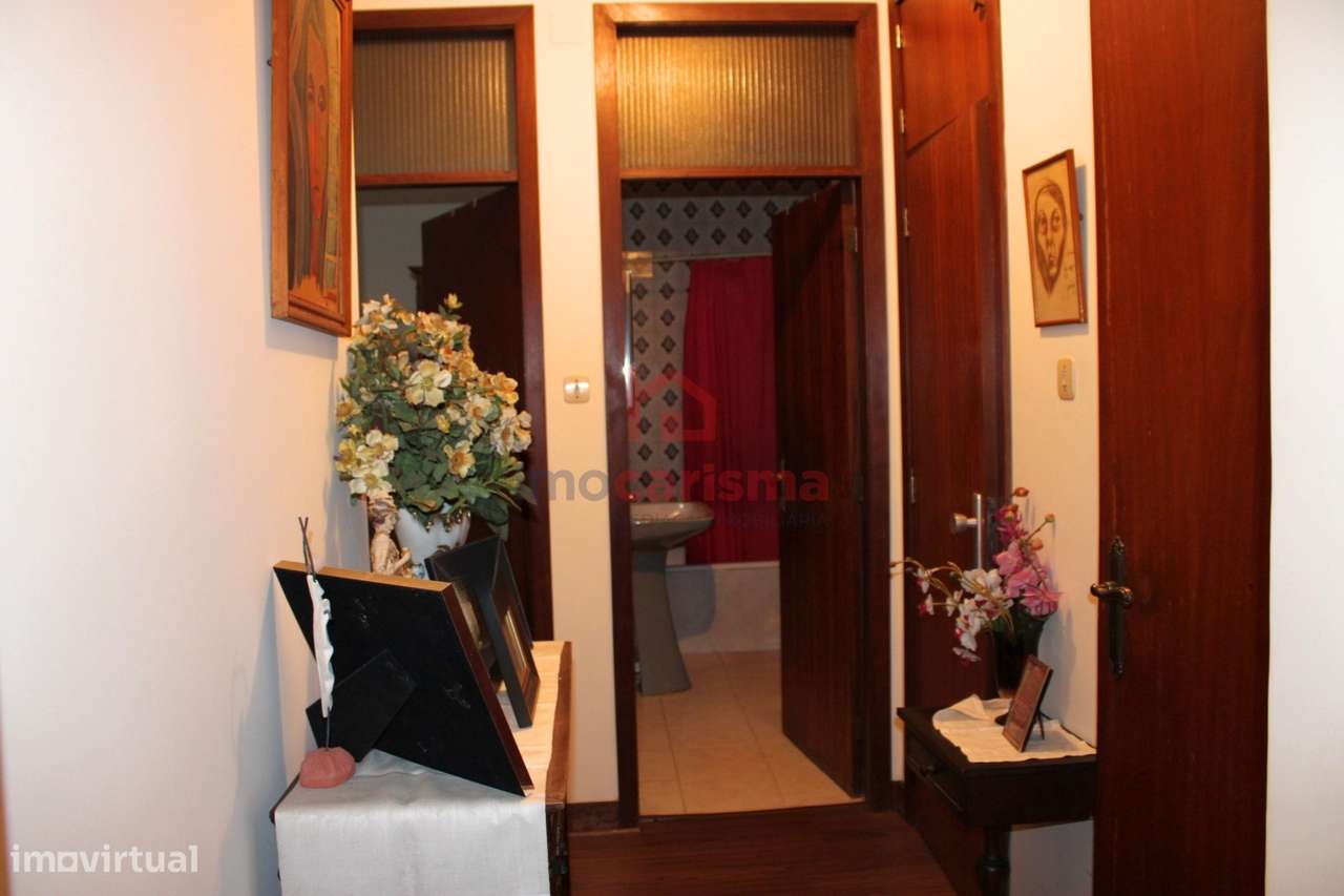 Apartamento T4 no centro de Guimarães-11