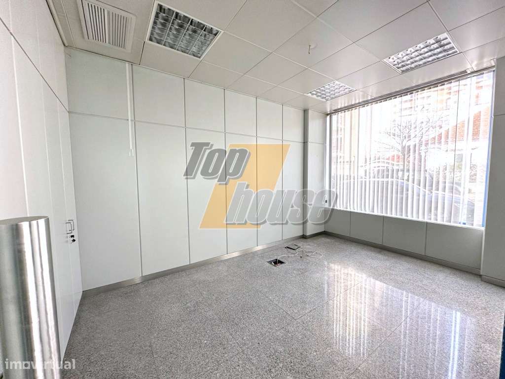 Loja com 127m2 - Costa de Caparica-3