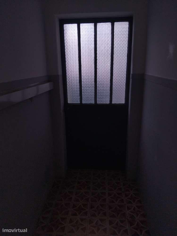 Apartamento 3 Ass. Remodelado c/ quintal e Anexo - Pinhal Novo-10