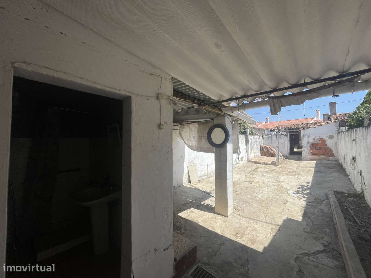 Moradia T2 na Vila com quintal-11