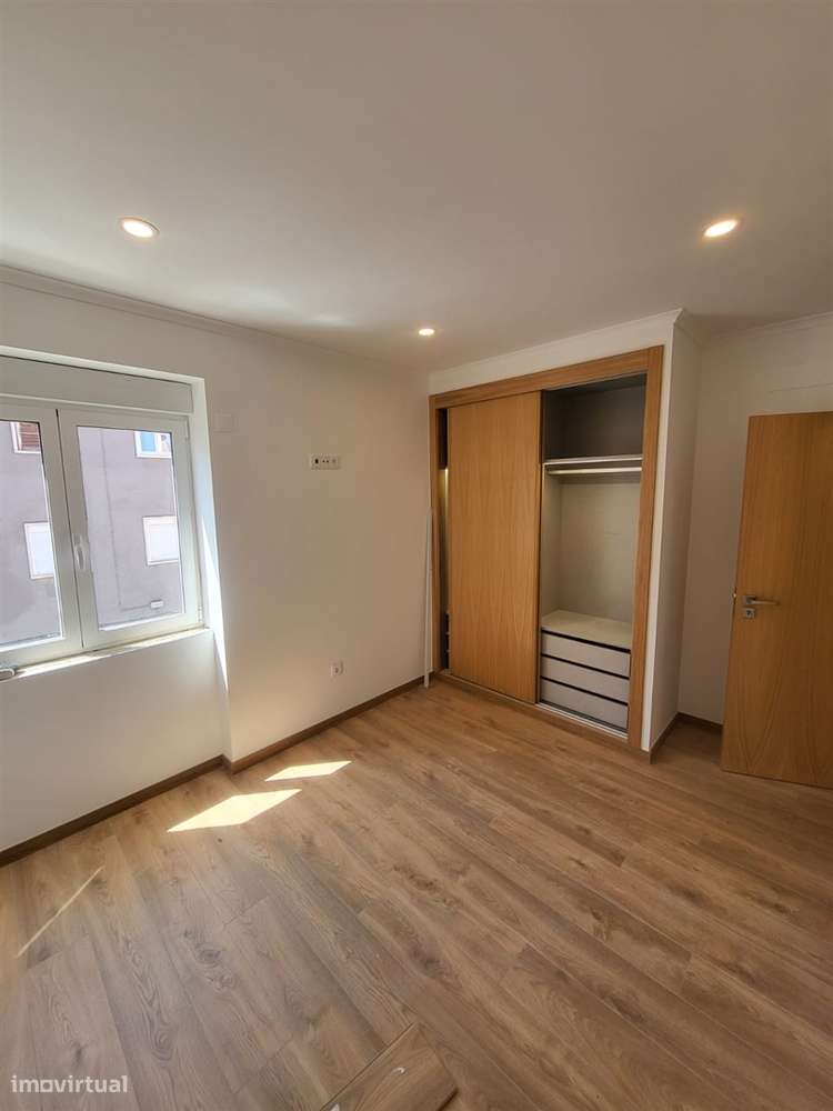 T3 Remodelado, com cozinha equipada às Portas de Benfica-57