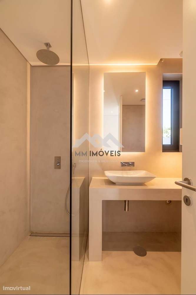 Moradia T3+1 | NOVA | Piscina | Francelos | 4 Frentes | Box | Praia-51