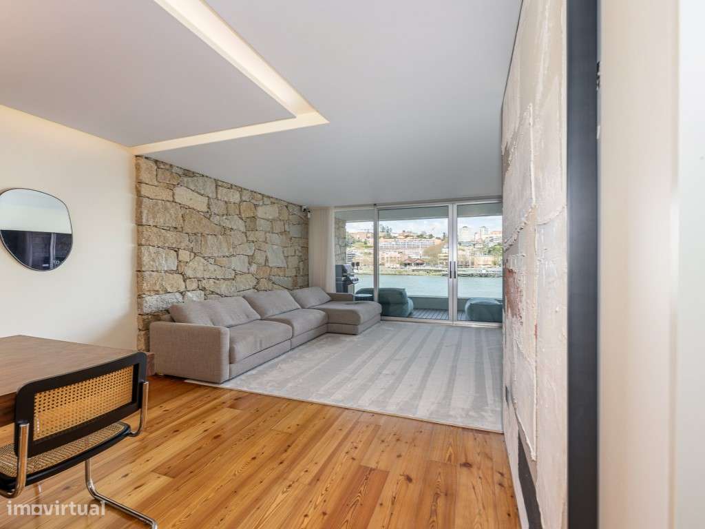 T3, como novo, vista rio no Cais do Cavaco-7