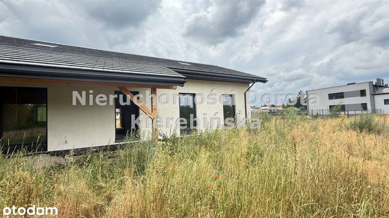 Dom w stanie deweloperskim na obrzeżach miasta.-14