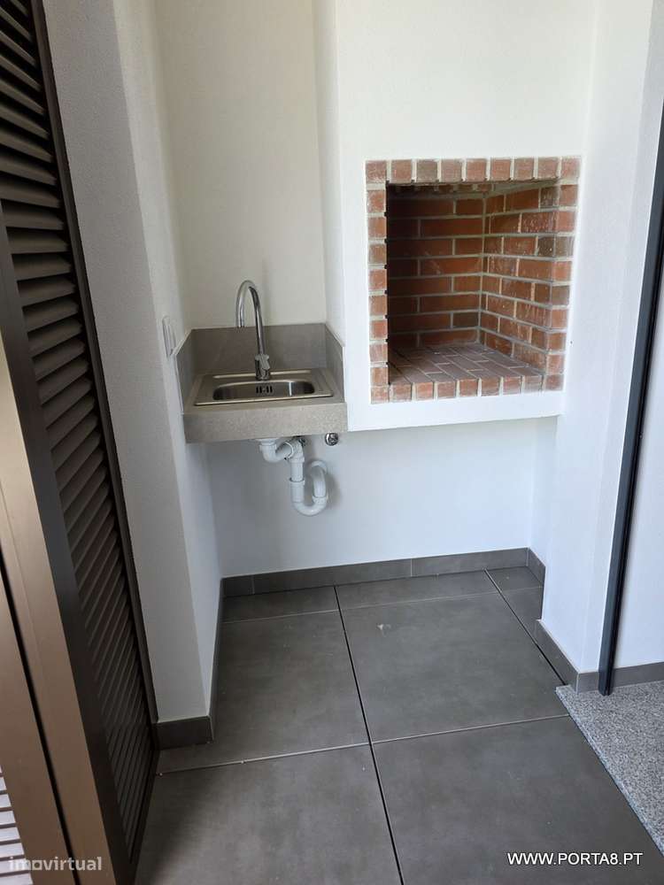 Apartamento T3 Novo com garagem-20