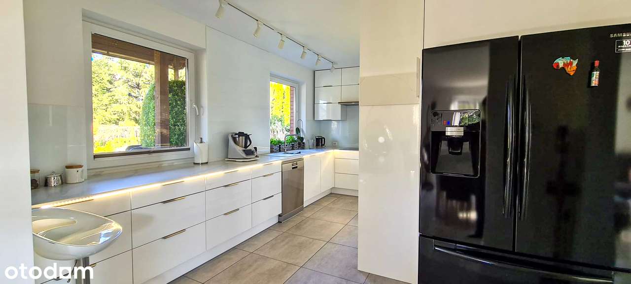 Luksusowy dom w zielonej okolicy z fotowoltaiką - Pełny obrazek: 4/14