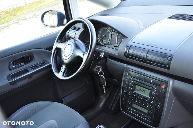 Volkswagen Sharan 1.9 TDI Automatik Comfortline - 29