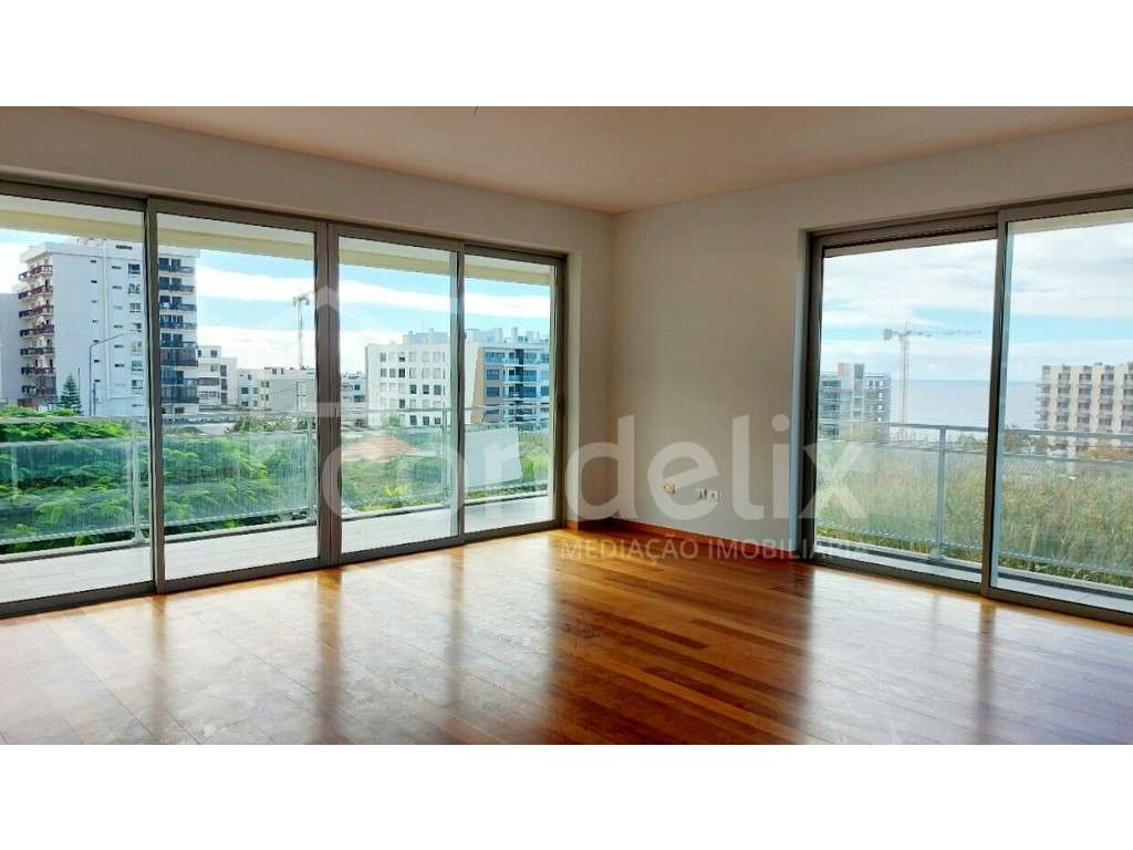 Apartamento T3 com uma excelente varanda no Funchal - Grande imagem: 3/27
