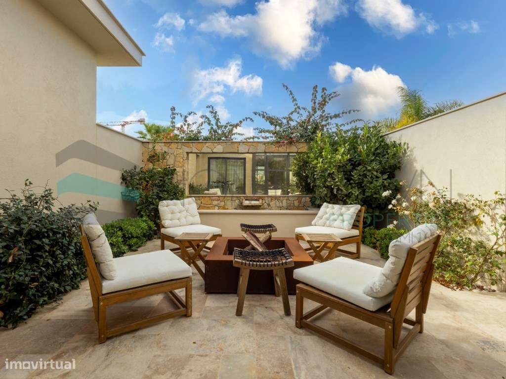 Moradia de Luxo V4 - Primeira Linha da Ria Formosa, Faro-16