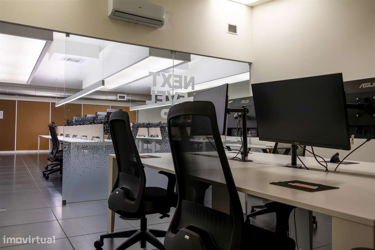 Amplo Escritório de 547m² em Vila Nova de Gaia - Grande imagem: 2/30