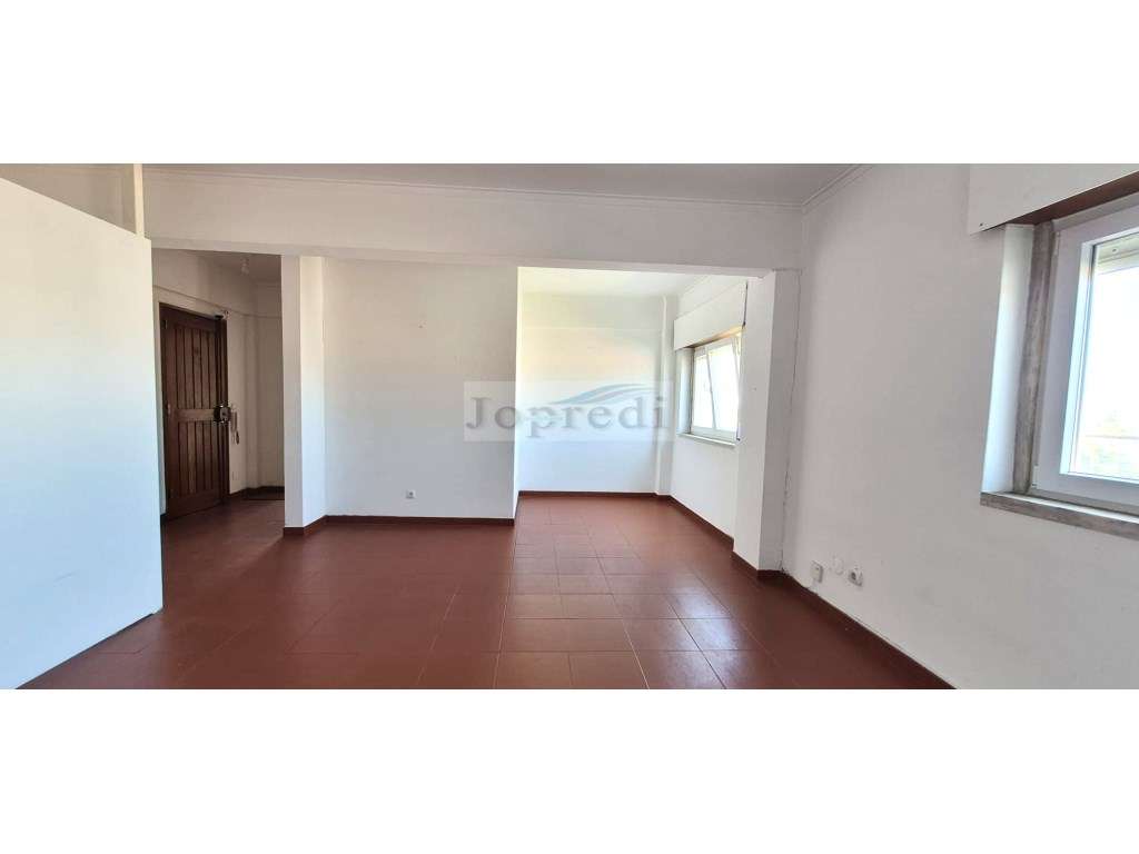 Apartamento T2 com terraço-5