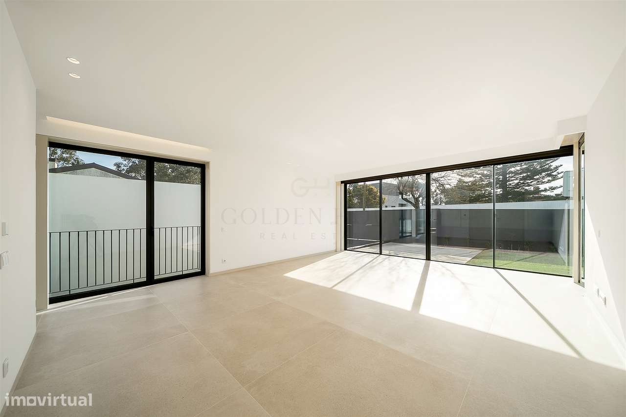 Moradia T4 de Luxo em Canidelo com Vista Mar | Golden Hour Real Estate - Grande imagem: 3/60