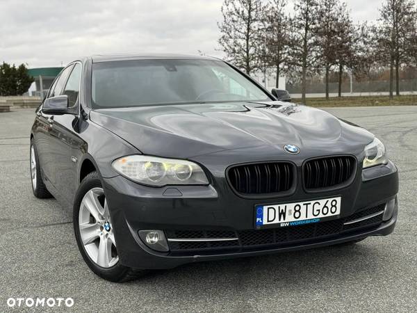 BMW Seria 5 528i xDrive - 1