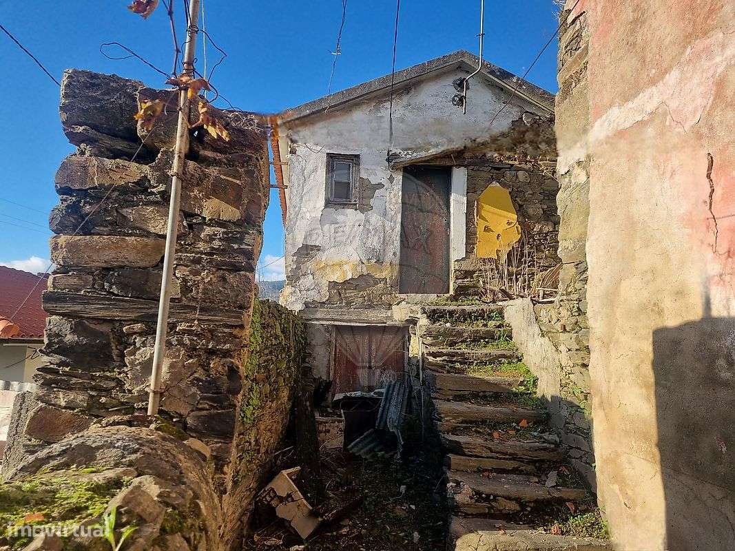 Moradia T2 para venda-5