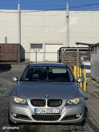 BMW Seria 3 320d DPF - 1