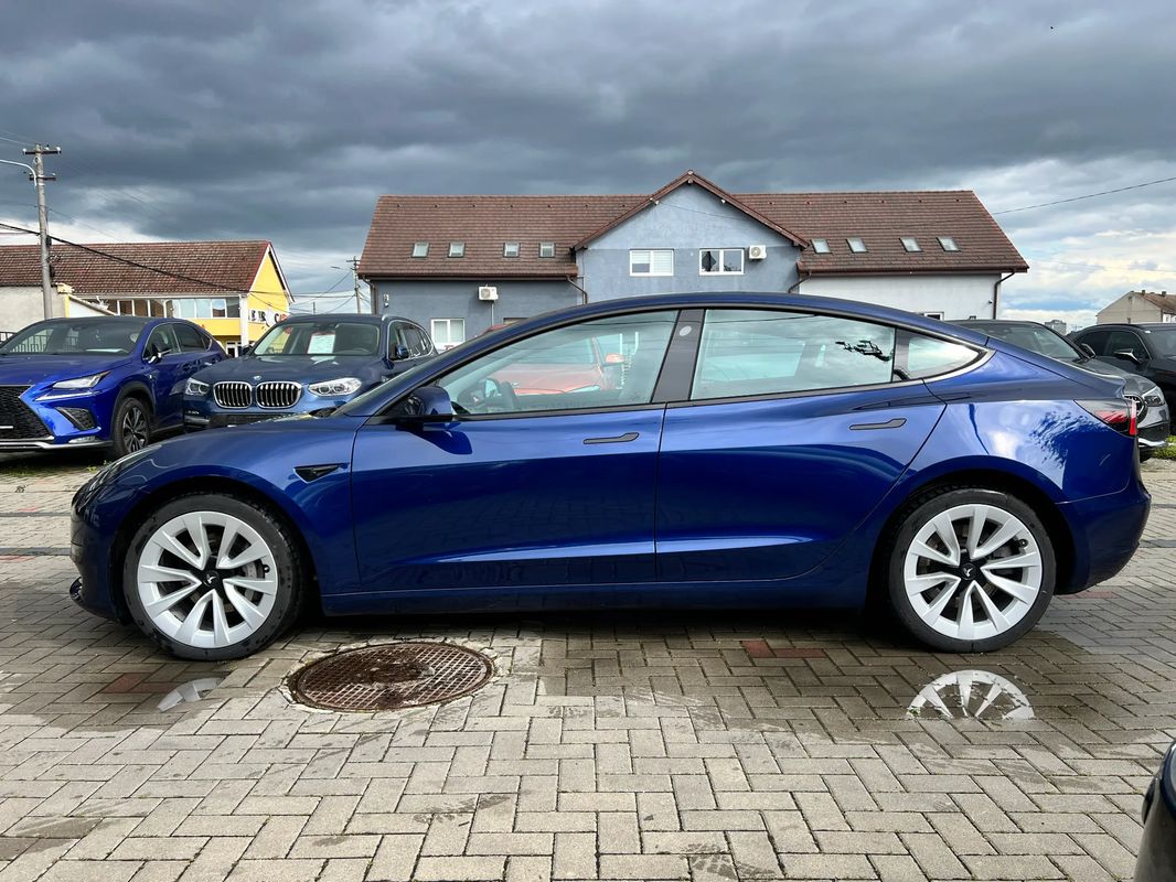Tesla Model 3 Langstreckenbatterie Allradantrieb Dual Motor - 10