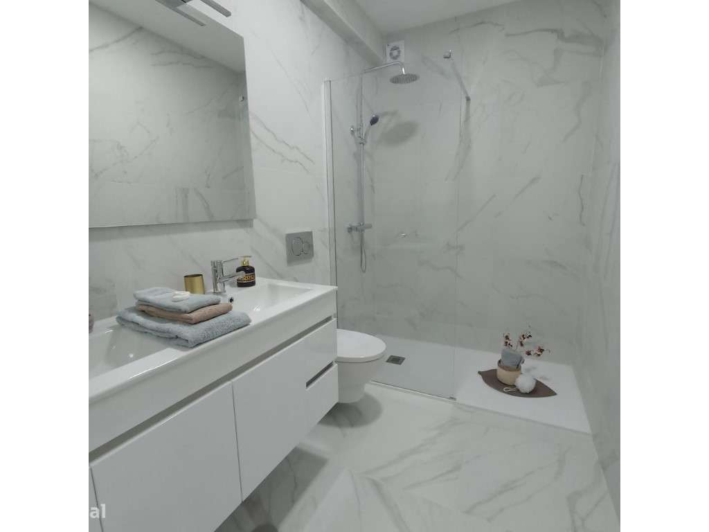 T3 Renovado em Benfica - Conforto e Estilo no Coração da Cidade! - Grande imagem: 5/19