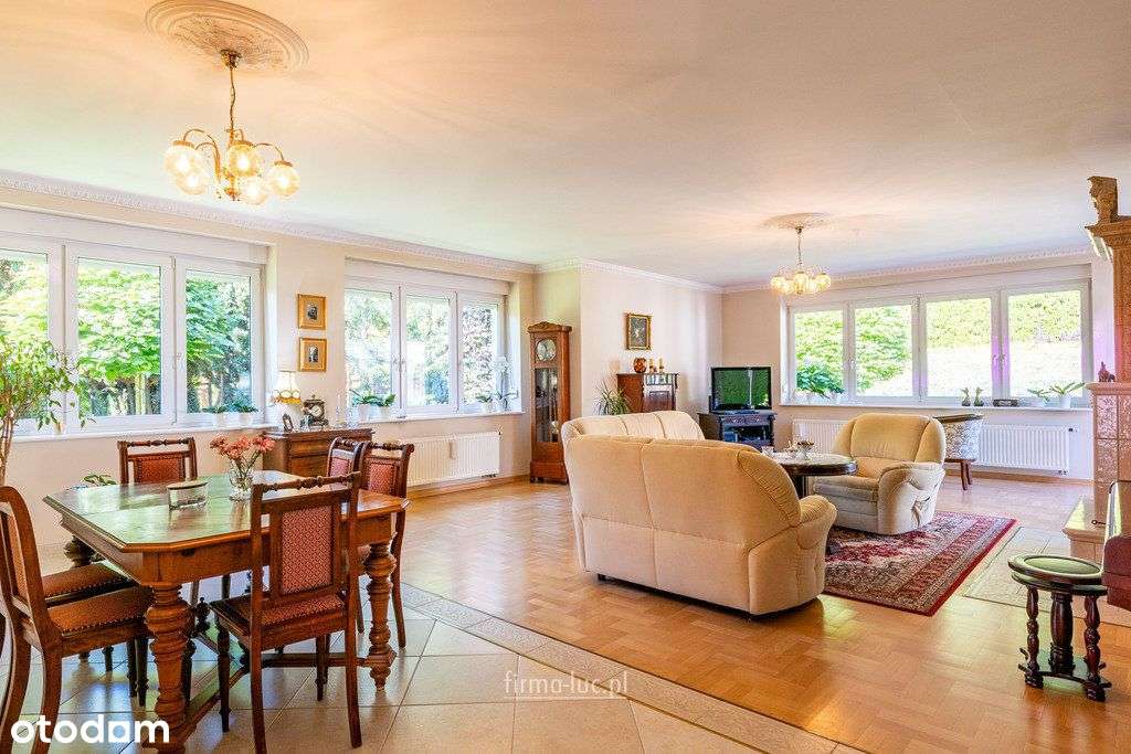 Dom przy ścianie lasu, możliwe 4 sypialnie-8