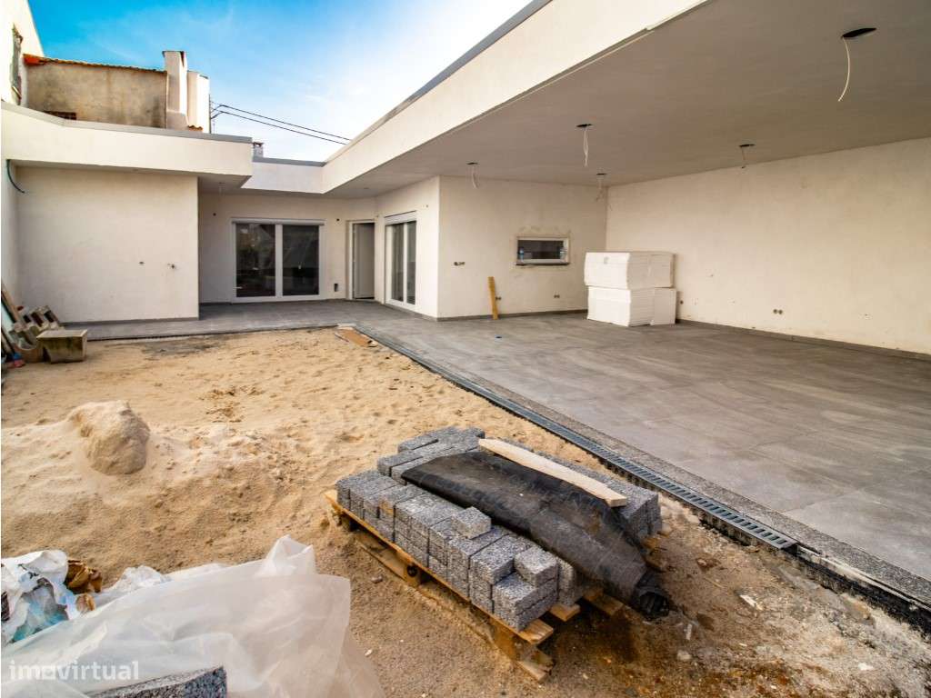 Moradia totalmente remodelada-18