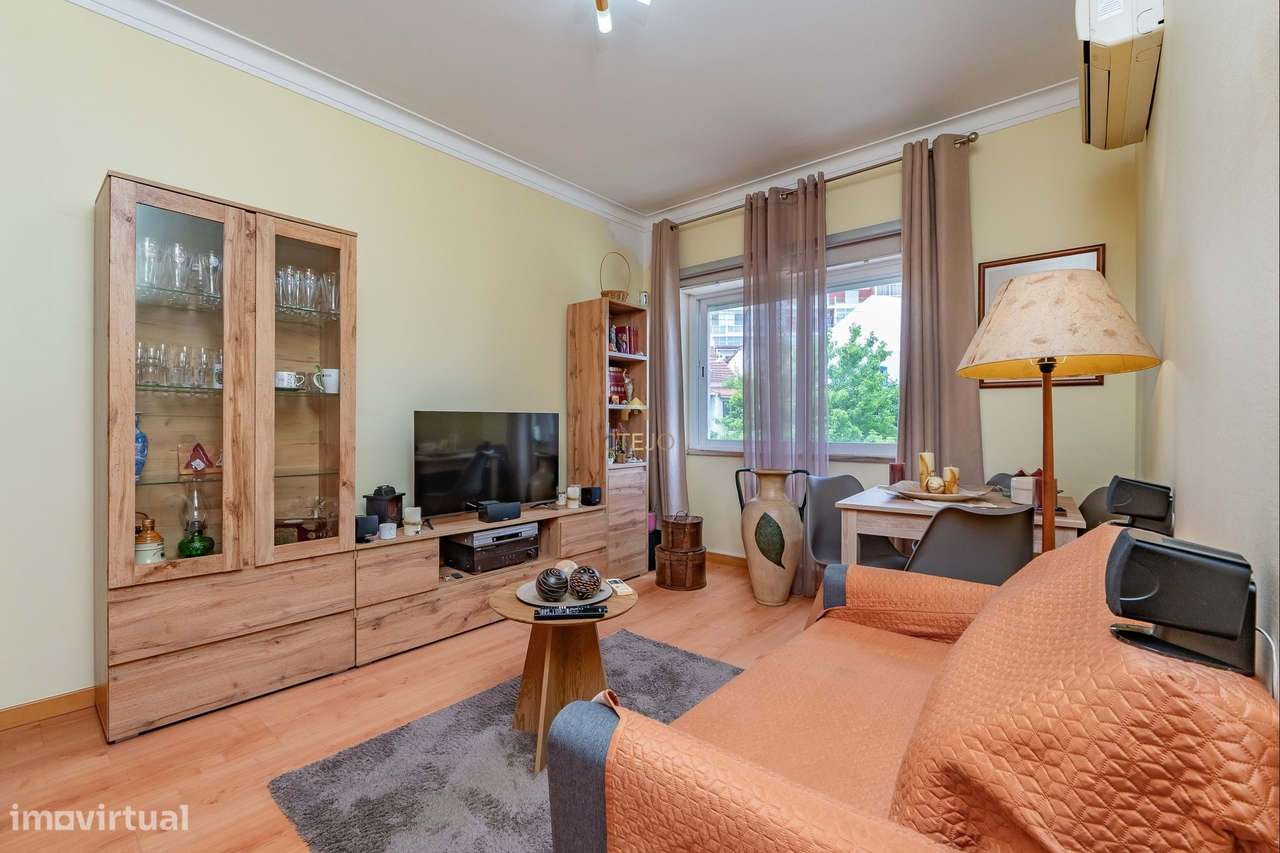 Apartamento T2 em Sacavém com Excelente Localização-15