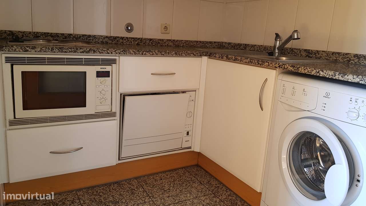 Apartamento T1 com varanda e vista cidade - Grande imagem: 5/24