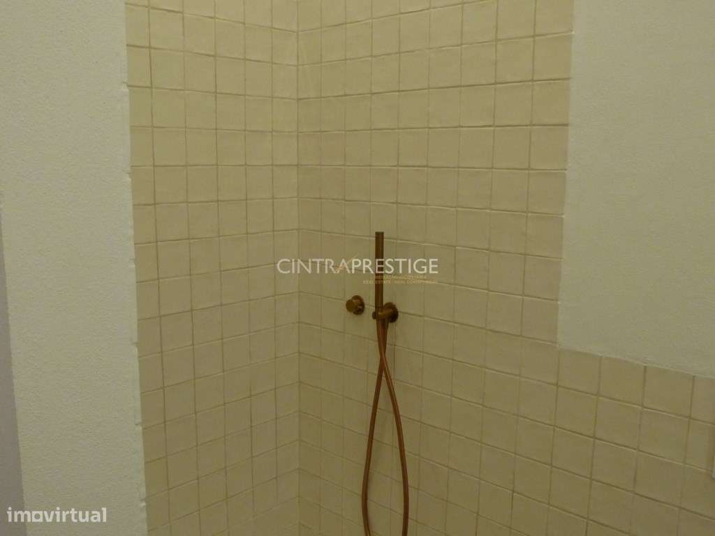 Moradia T2 totalmente recuperada em Almoçageme-22