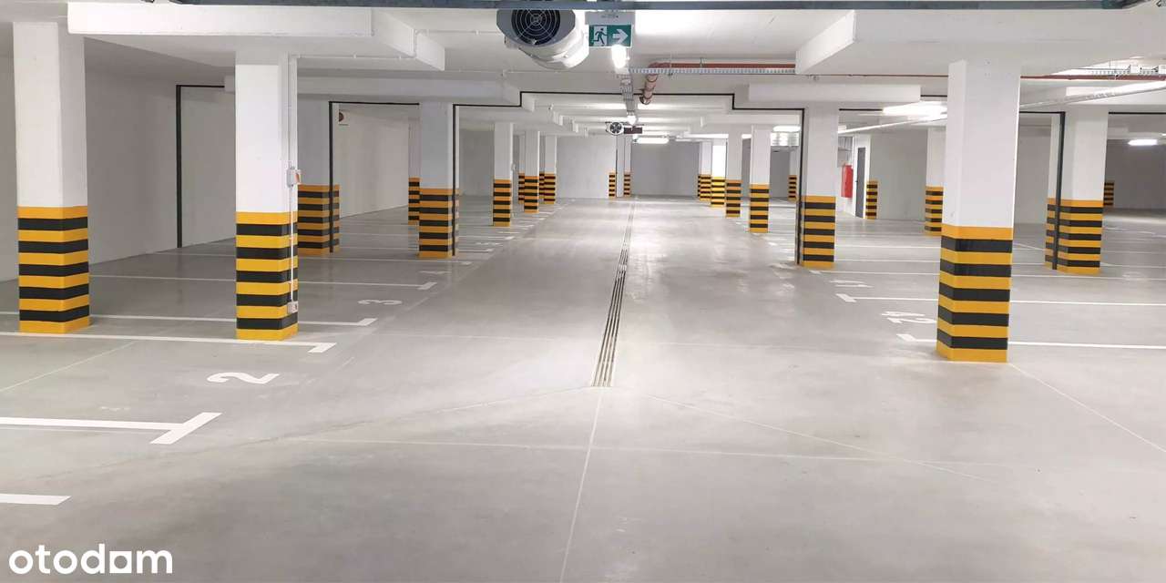 Miejsce w hali garażowej Piątkowo