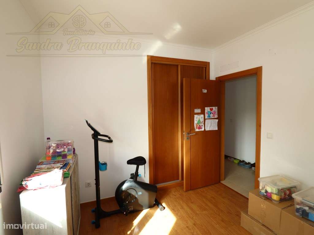 Moradia T3 com garagem e logradouro-16